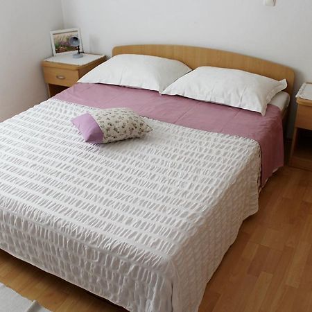 Apartments Petric Makarska Bagian luar foto