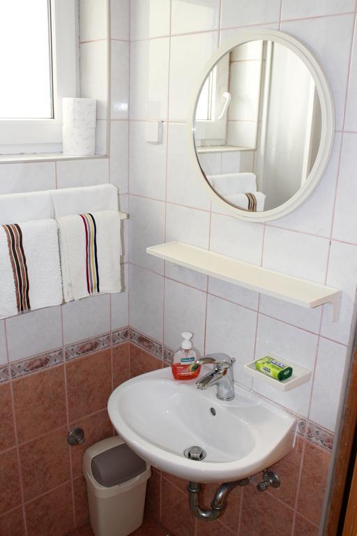 Apartments Petric Makarska Bagian luar foto