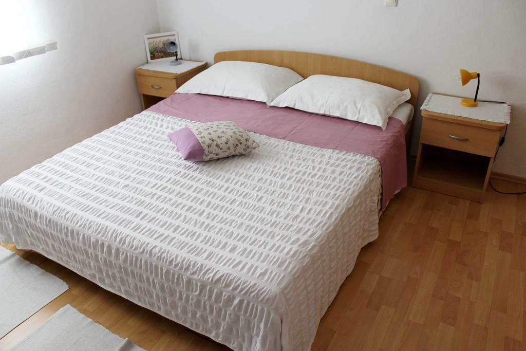 Apartments Petric Makarska Bagian luar foto