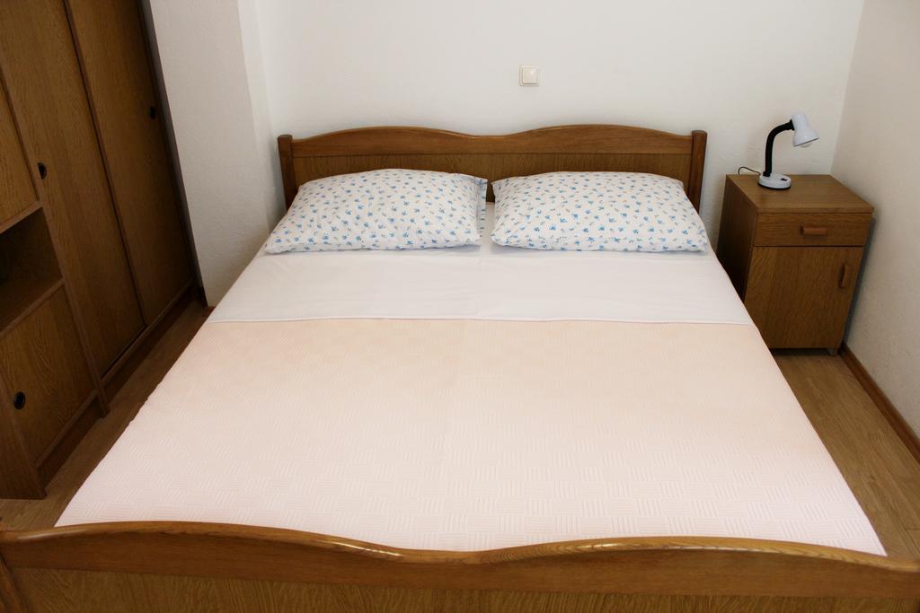 Apartments Petric Makarska Bagian luar foto
